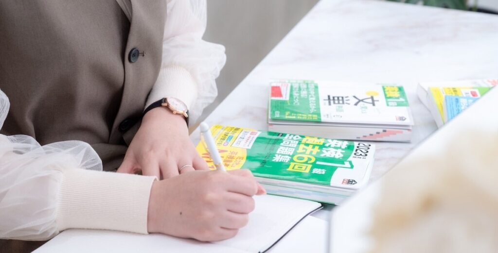 英作文を添削している様子